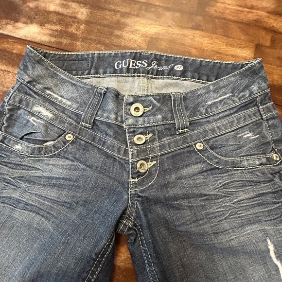 Guess low rise capris size 27 - Picture 3 of 7